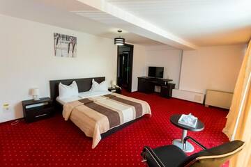 Фото номера Стандартный двухместный номер с 1 кроватью Отель Hotel Corona г. Дробета-Турну- Севери 14