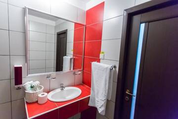 Фото номера Стандартный двухместный номер с 1 кроватью Отель Hotel Corona г. Дробета-Турну- Севери 18