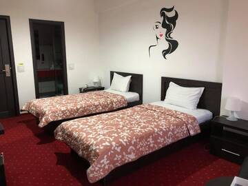 Фотографии Отель Hotel Corona г. Дробета-Турну- Севери (Румыния) №1 Фото Отель Hotel Corona г. Дробета-Турну- Севери 1