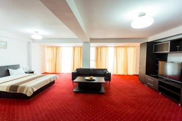 Фото номера Полулюкс Отель Hotel Corona г. Дробета-Турну- Севери 5