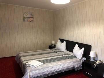 Фото номера Номер Делюкс Отель Hotel Corona г. Дробета-Турну- Севери 4