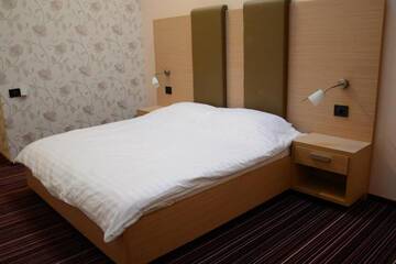 Фото номера Двухместный номер с 1 кроватью Апарт-отели Zenti Plaza Hotel г. Дробета-Турну- Севери 51