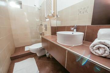 Фото Гостевой дом C Pub &amp; Accommodation г. Дробета-Турну- Севери 3