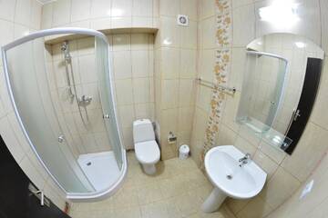 Фото номера Трехместный номер с собственной ванной комнатой Гостевой дом Casa Cojocaru Ionel/ Fresh г. Дробета-Турну- Севери 3