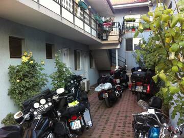 Фотографии Хостелы Hostel Tropical г. Дробета-Турну- Севери (Румыния) №2 Фото Хостелы Hostel Tropical г. Дробета-Турну- Севери 2